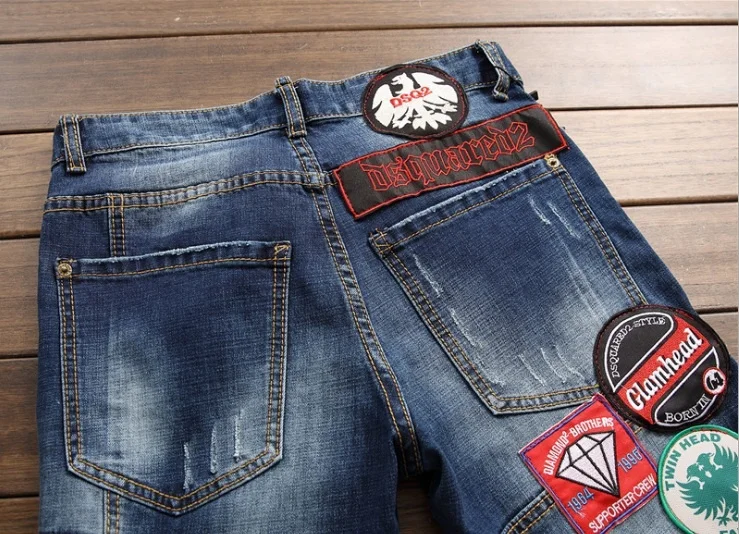 European style dsq brand Italy mens hole denim jeans embroidery blue men trousers jeans zipper luxury brand jeans for man 999 
European style dsq brand Italy mens hole denim jeans embroidery blue men trousers jeans zipper luxury brand jeans for man 999