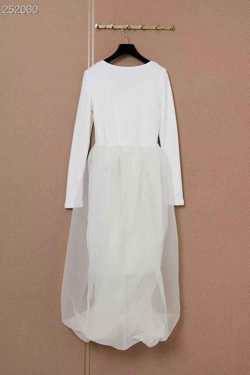 Runway Fashion 2022 Spring Vintage Long Dress Women Long Sleeve Knit Patchwork Mesh White / Black Hot Sale Dresses
Runway Fashion 2022 Spring Vintage Long Dress Women Long Sleeve Knit Patchwork Mesh White / Black Hot Sale Dresses
