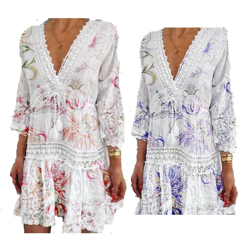 Женское кружевное платье-мини с глубоким V-образным вырезом 
Женское кружевное платье-мини с глубоким V-образным вырезом