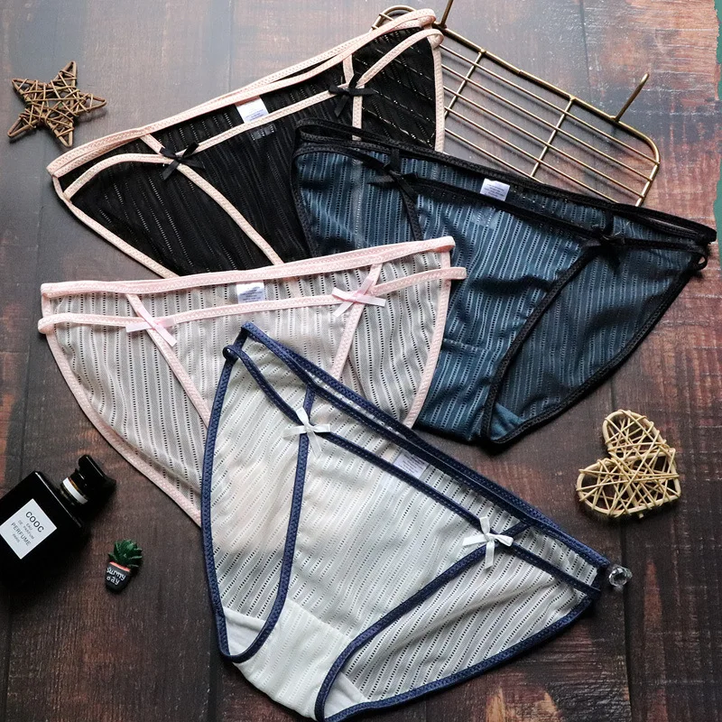 Women's Tulle Hollow Panties Underwear Sexy Seamless Breathable Transparent Lace Nylon Female Panties Low- Waist Briefs New 1Pcs
Women's Tulle Hollow Panties Underwear Sexy Seamless Breathable Transparent Lace Nylon Female Panties Low- Waist Briefs New 1Pcs