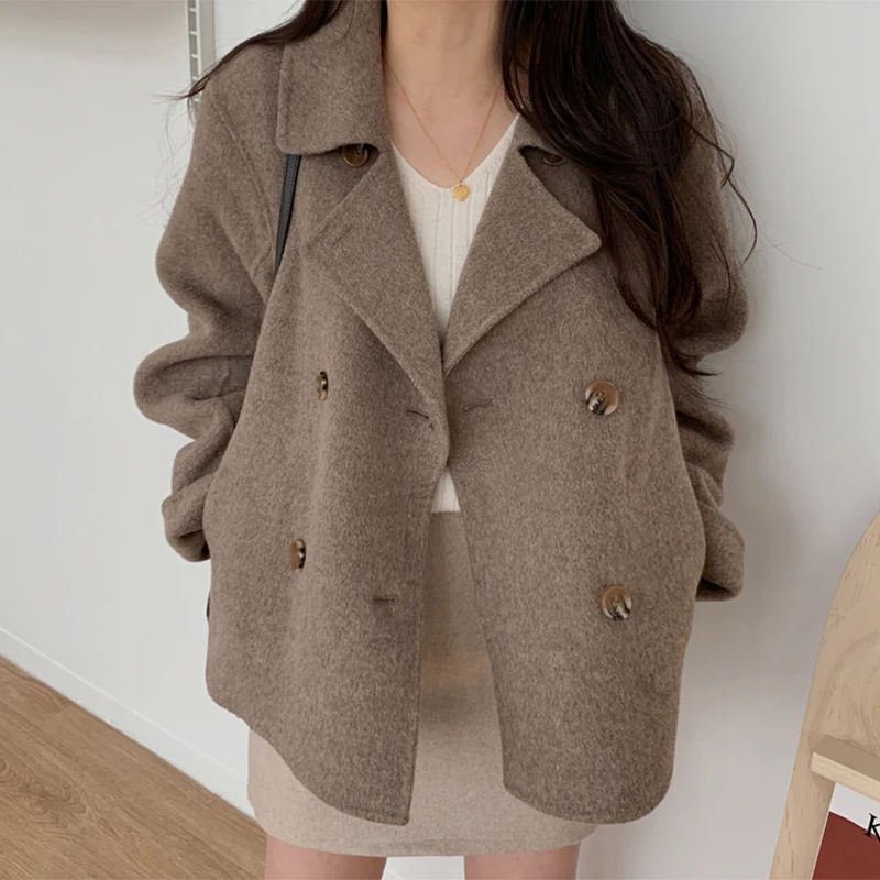 Fashion Suit Collar Short Woolen Coat Woman Autumn Elegant Double Breasted Coat Ladies Winter Simple Long Sleeve Women's Top
Fashion Suit Collar Short Woolen Coat Woman Autumn Elegant Double Breasted Coat Ladies Winter Simple Long Sleeve Women's Top