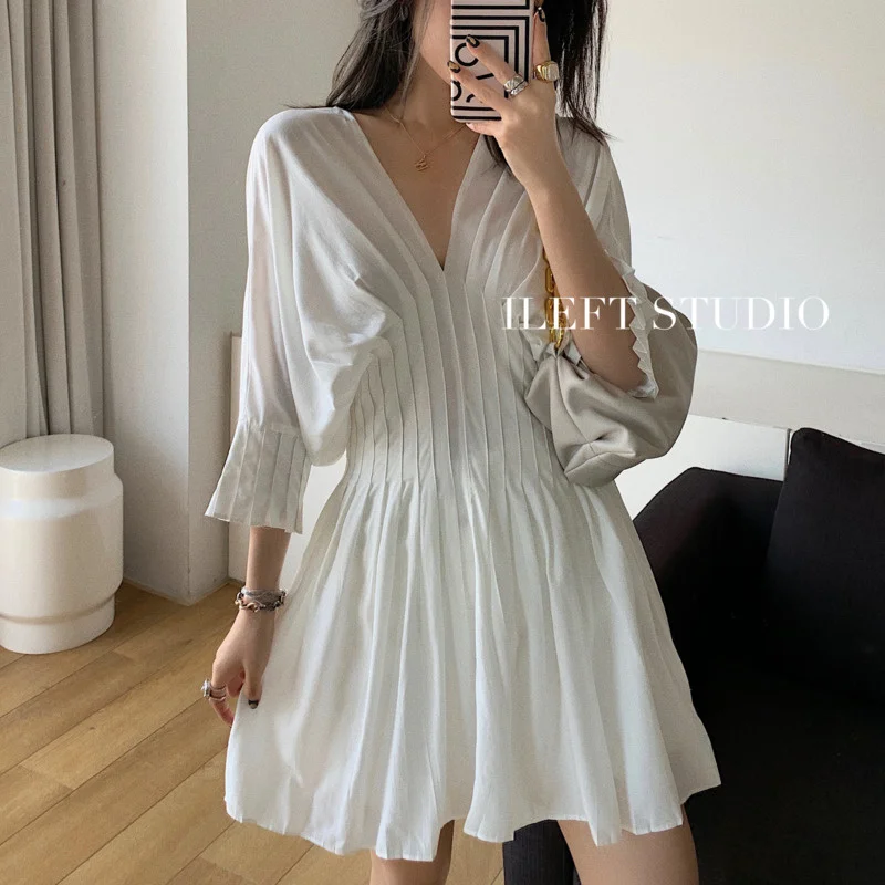 Spring and Summer High Waist Long Skirt White Skirt 2021 Spring Fairy Skirt Pleated Waist V-neck Dress
Spring and Summer High Waist Long Skirt White Skirt 2021 Spring Fairy Skirt Pleated Waist V-neck Dress
