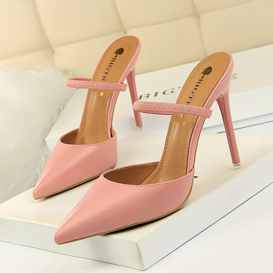European and American style retro simple Baotou slippers stiletto high-heeled shallow mouth pointed toe hollow word with female
European and American style retro simple Baotou slippers stiletto high-heeled shallow mouth pointed toe hollow word with female