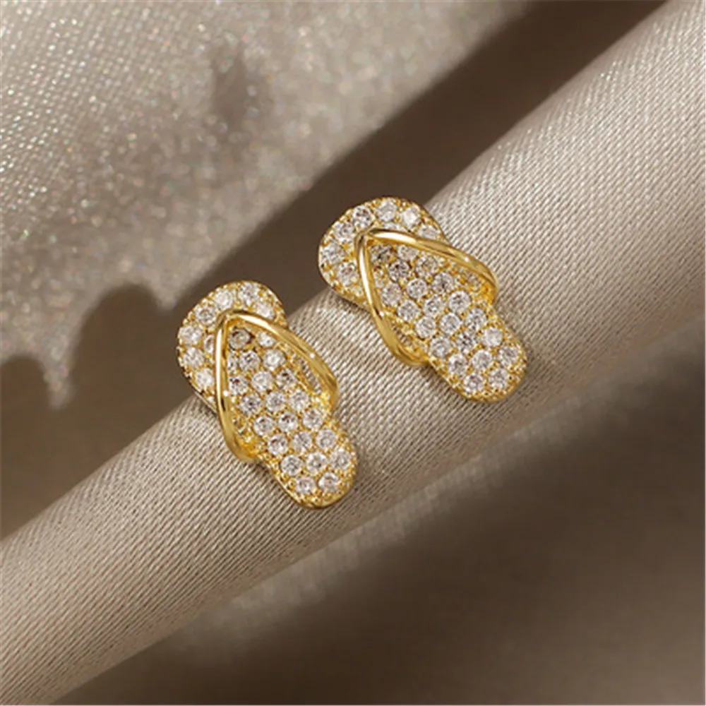 Origin Summer Korean Fashion Slippers Rhinestone Stud Earring for Women Unusual Gold/Silver Metallic Party Earring Jewelry
Origin Summer Korean Fashion Slippers Rhinestone Stud Earring for Women Unusual Gold/Silver Metallic Party Earring Jewelry