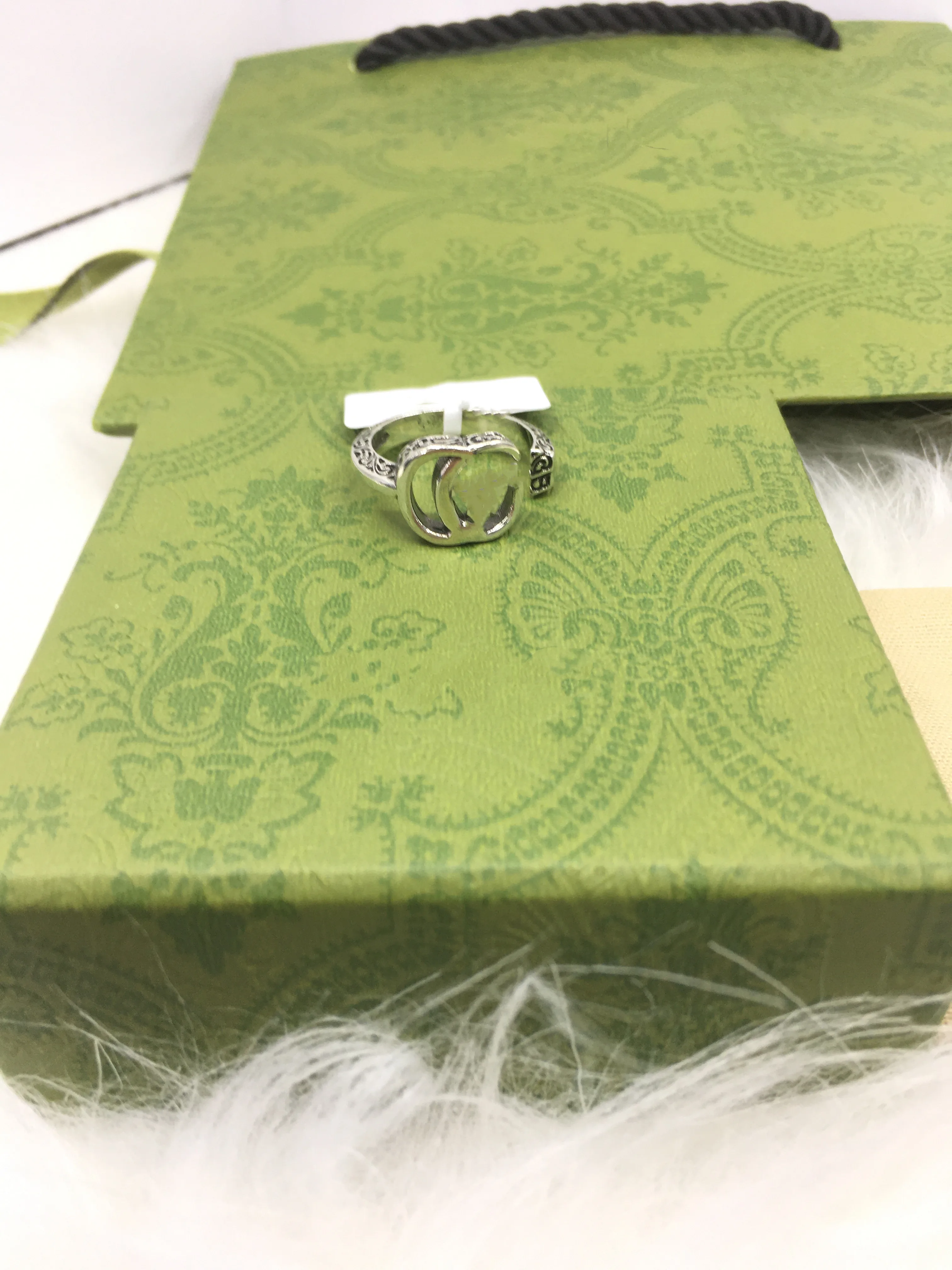 1:1 men and women retro trend couple silver ring letter brand label jewelry gift
1:1 men and women retro trend couple silver ring letter brand label jewelry gift