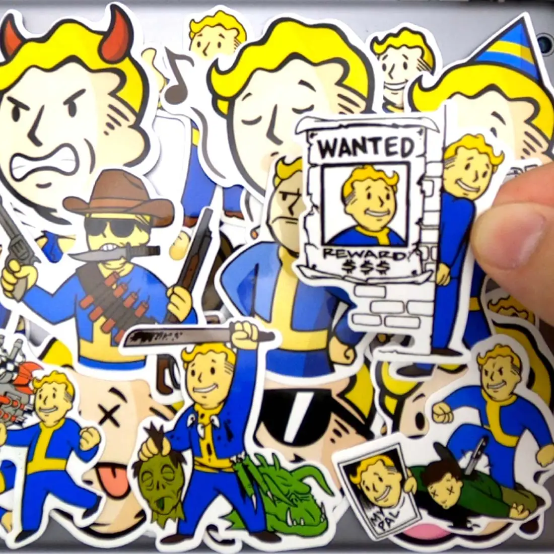 29pcs PipBoy Game Fallout Mascot NPC Vault Boy Phone Laptop Skateboard Motorcycle Car Stickers Pack for DIY Luggage Bike Sticker 
29pcs PipBoy Game Fallout Mascot NPC Vault Boy Phone Laptop Skateboard Motorcycle Car Stickers Pack for DIY Luggage Bike Sticker