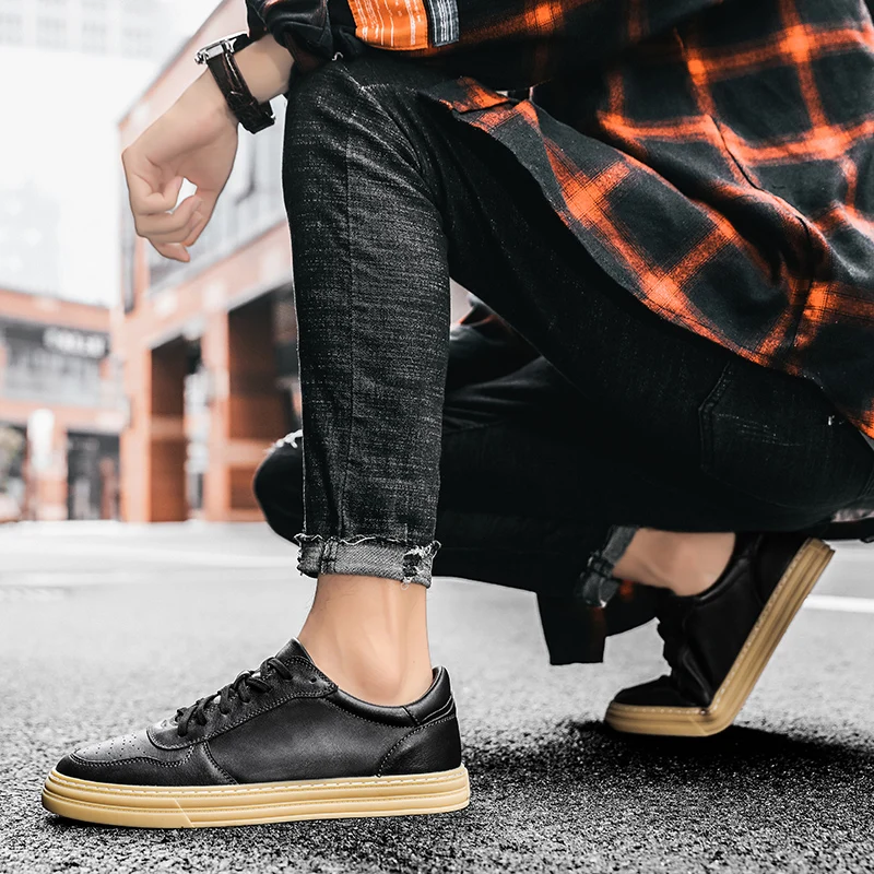 100% Genuine Leather Casual Shoes Brand Men Loafers Moccasins Comfort Breathable Fashion Sneakers Men Shoes
100% Genuine Leather Casual Shoes Brand Men Loafers Moccasins Comfort Breathable Fashion Sneakers Men Shoes