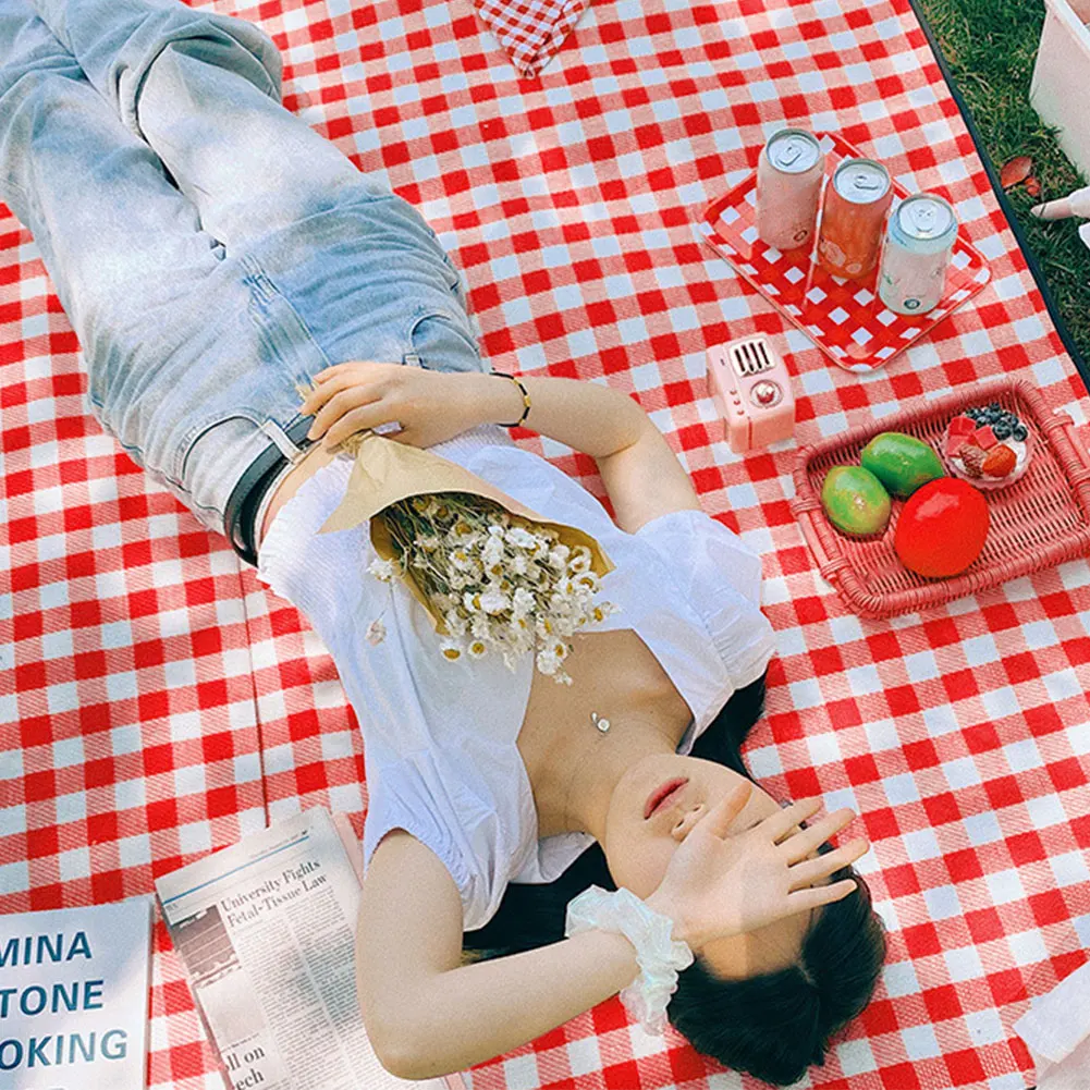 High Quality 200*150cm Picnic Mat Damp-proof Mat Oxford Cloth Outdoor Products Picnic Tents Grass Mats Picnic Cloths Shipping
High Quality 200*150cm Picnic Mat Damp-proof Mat Oxford Cloth Outdoor Products Picnic Tents Grass Mats Picnic Cloths Shipping