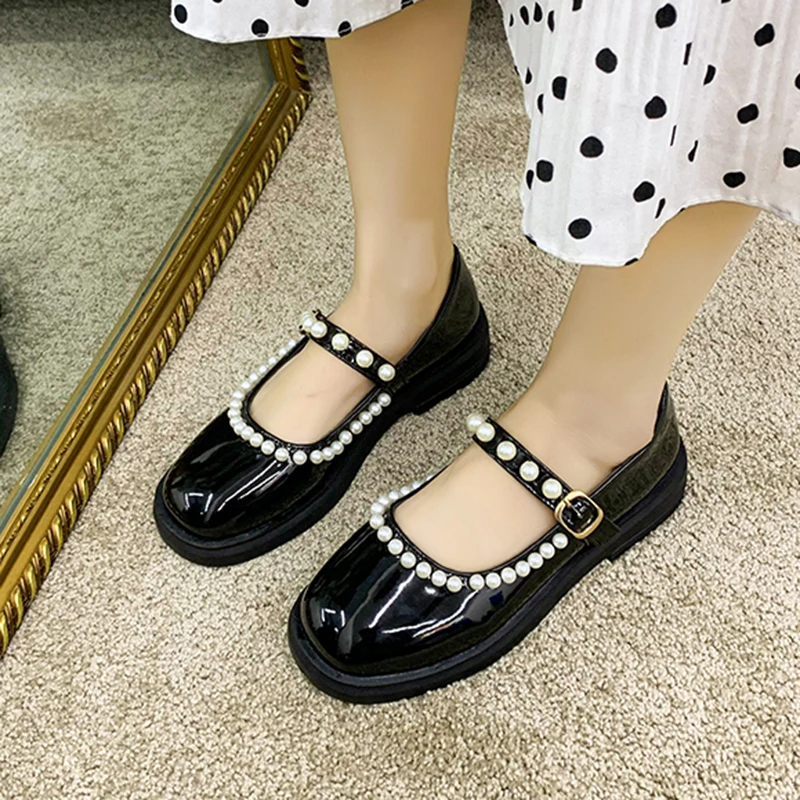 Rimocy Fashion Pearl Platform Shoes Women 2021 New Patent Leather Med Heel Mary Jane Shoes Woman Round Toe Buckle Pumps Ladies
Rimocy Fashion Pearl Platform Shoes Women 2021 New Patent Leather Med Heel Mary Jane Shoes Woman Round Toe Buckle Pumps Ladies