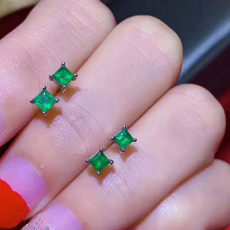 Natural Columbia Emerald Earrings Flower shape for Women Green Gemstones Eardrops Top Quality fine Jewelry 3*3mm S925 Party
Natural Columbia Emerald Earrings Flower shape for Women Green Gemstones Eardrops Top Quality fine Jewelry 3*3mm S925 Party