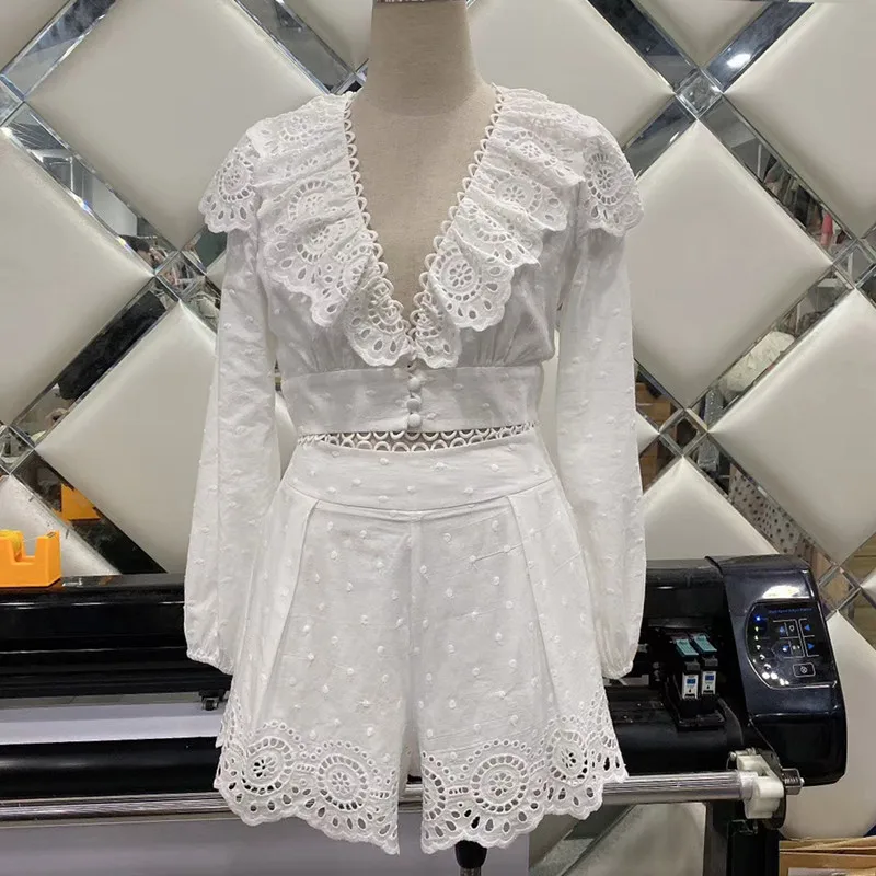 CBAFU runway summer 2 piece set women white floral embroidery cotton sexy ruffles crop top hollow out wide legs shorts set F360
CBAFU runway summer 2 piece set women white floral embroidery cotton sexy ruffles crop top hollow out wide legs shorts set F360