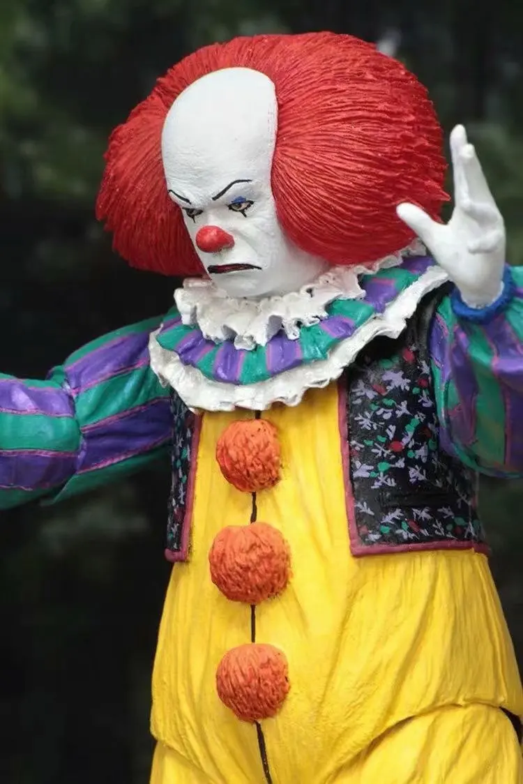 NECA IT Pennywise 7inch PVC Action Figures Toys 1990 Ver Movable Toys For Kids Halloween Gifts 
NECA IT Pennywise 7inch PVC Action Figures Toys 1990 Ver Movable Toys For Kids Halloween Gifts