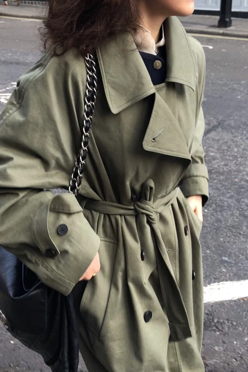 Chic Women Trench Coat Casual Long Jacket Loose Overcoat with Belt Big Size Fashion Double-breasted Windbreaker C084
Chic Women Trench Coat Casual Long Jacket Loose Overcoat with Belt Big Size Fashion Double-breasted Windbreaker C084