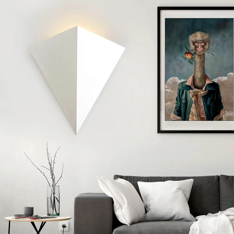 Living room background wall corridor corridor bedroom decoration bedside lamp Nordic creative geometric triangle wall lamp
Living room background wall corridor corridor bedroom decoration bedside lamp Nordic creative geometric triangle wall lamp