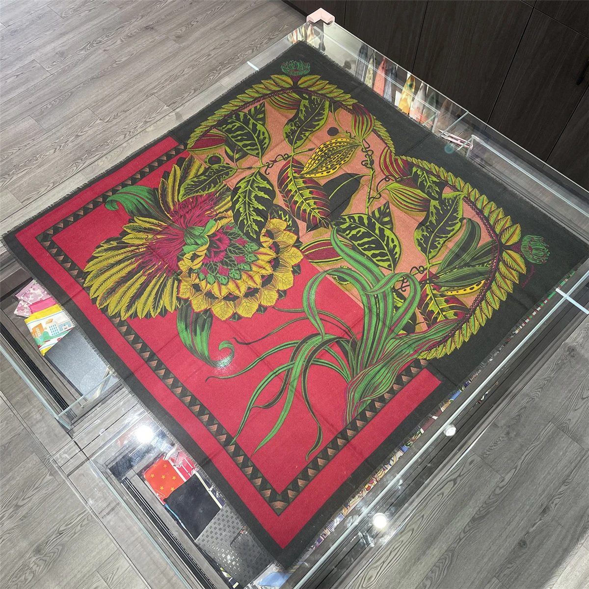 110cm Winter Keep Warm Cashmere Scarf Fashion Leaves Brand Design Square Scarf Shawl Women Bandana Soft Kerchief
110cm Winter Keep Warm Cashmere Scarf Fashion Leaves Brand Design Square Scarf Shawl Women Bandana Soft Kerchief