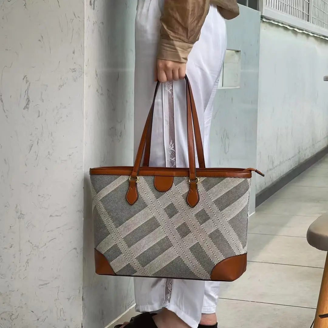 Large Canvas Tote for Women Daily Work Bag Top Handle Shoulder Handbags Female Gray Striped Fabric Camel PU Hand Purse Lady
Large Canvas Tote for Women Daily Work Bag Top Handle Shoulder Handbags Female Gray Striped Fabric Camel PU Hand Purse Lady