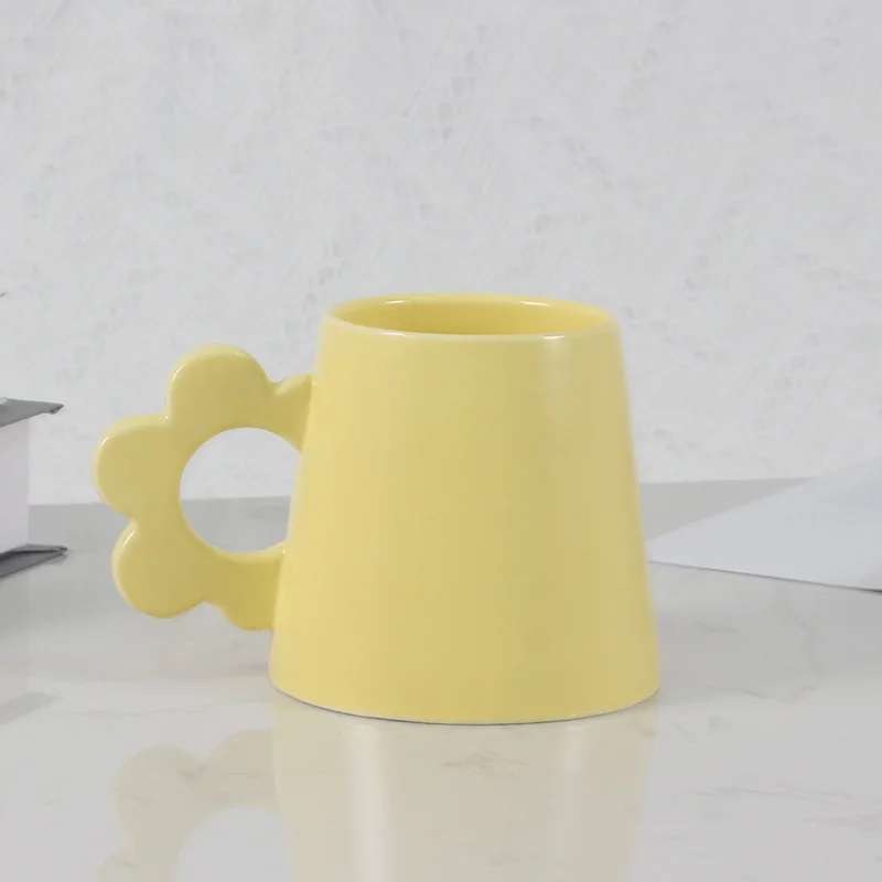 2022 new 400ml matte flower handle coffee cup breakfast cup ceramic cup coffee couple tea cup personality mug gift for friends
2022 new 400ml matte flower handle coffee cup breakfast cup ceramic cup coffee couple tea cup personality mug gift for friends