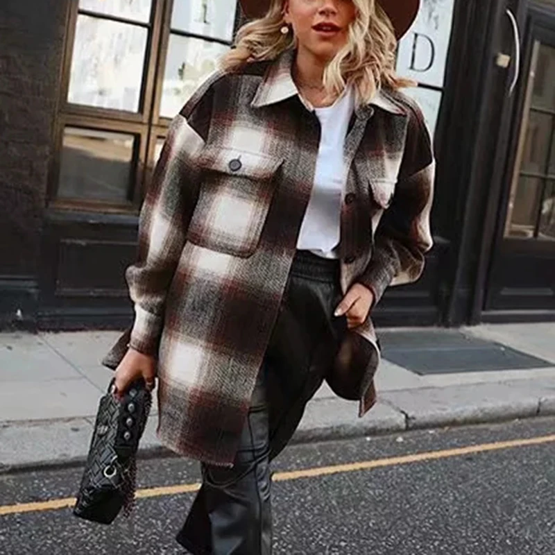 Vintage women 2021 long sleeve woolen coats fashion ladies thick plaid coat female streetwear elegant girls oversize jacket chic
Vintage women 2021 long sleeve woolen coats fashion ladies thick plaid coat female streetwear elegant girls oversize jacket chic