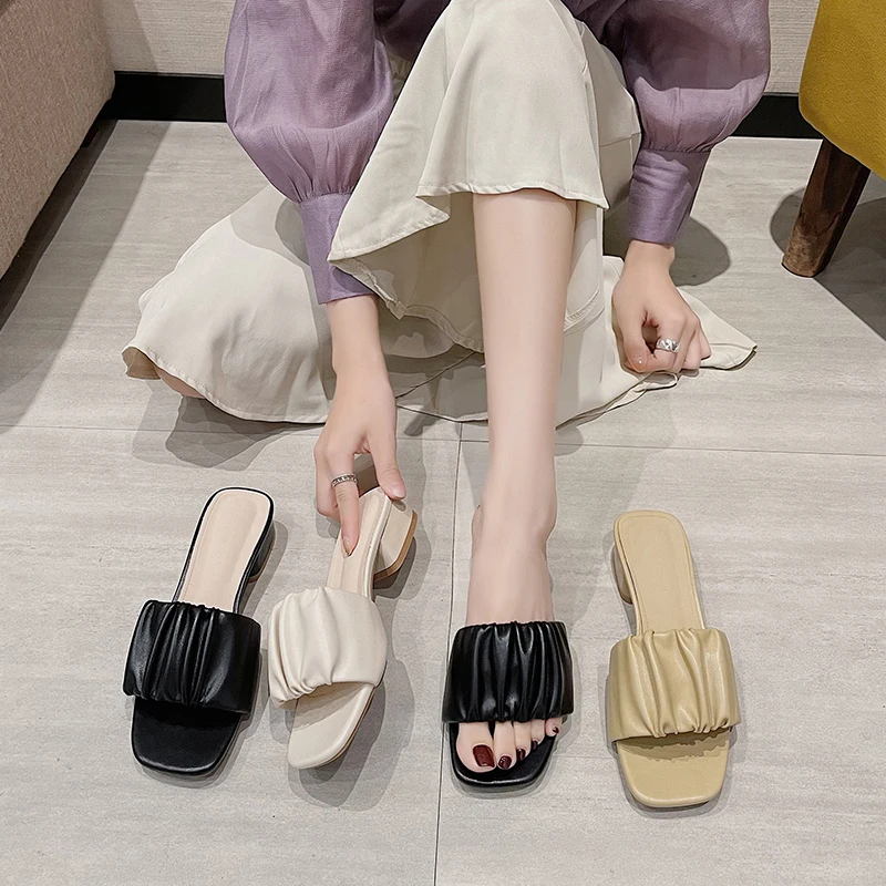 Shoes Slippers Women Summer Med Slides Pantofle Fashion Square heel Soft 2021 Luxury Block Retro Hoof Heels Rome PU Rubber
Shoes Slippers Women Summer Med Slides Pantofle Fashion Square heel Soft 2021 Luxury Block Retro Hoof Heels Rome PU Rubber