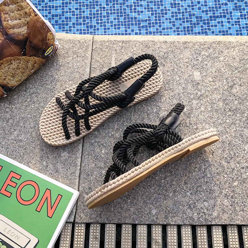 2021 Straw knitted gladiator sandals women retro cross band fisherman shoes summer roman beach rope knitting sandals
2021 Straw knitted gladiator sandals women retro cross band fisherman shoes summer roman beach rope knitting sandals