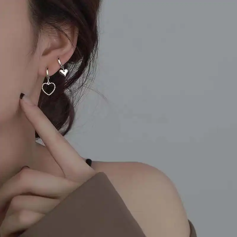 Fashion Silver Color Hoop Earring Asymmetry Heart Charm Studs Earrings for Women Girl's Charm Party Jewelry Accessories
Fashion Silver Color Hoop Earring Asymmetry Heart Charm Studs Earrings for Women Girl's Charm Party Jewelry Accessories
