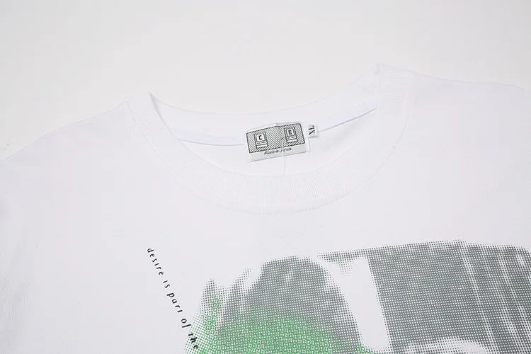 High street CE simple short sleeve Street creative loose Abstract graffiti letter print T-shirt short T men and women
High street CE simple short sleeve Street creative loose Abstract graffiti letter print T-shirt short T men and women
