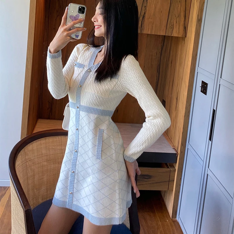 Vintage Knitted Dress Women Long Sleeve Button Designer Winter Mini Sweater Patchwork One Piece Dress Elegant Korean Autumn 2021
Vintage Knitted Dress Women Long Sleeve Button Designer Winter Mini Sweater Patchwork One Piece Dress Elegant Korean Autumn 2021