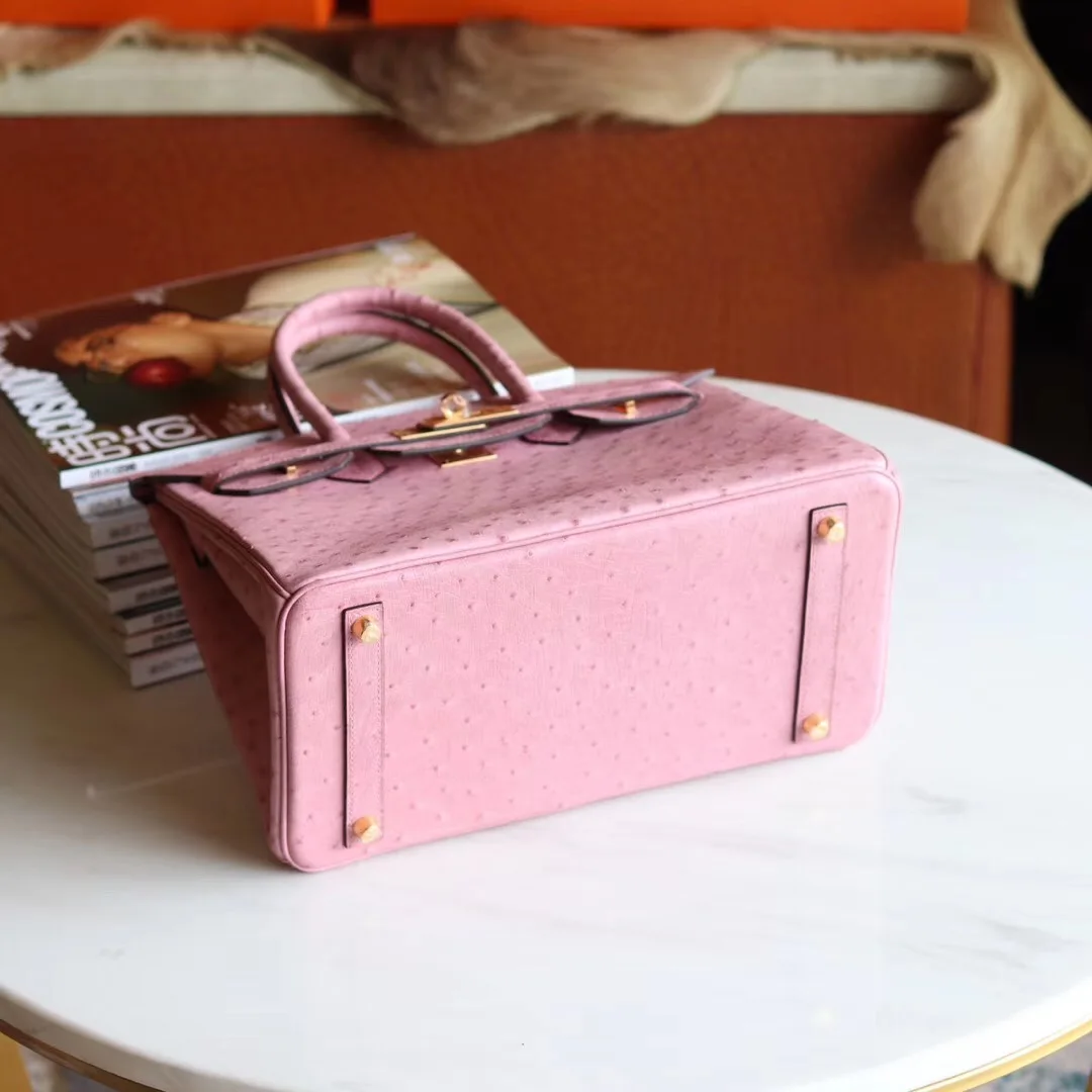 BK 30,ostrich leather,all colors can be customized,the highest quality ladies luxury fashion shoulder bag 100% leather
BK 30,ostrich leather,all colors can be customized,the highest quality ladies luxury fashion shoulder bag 100% leather