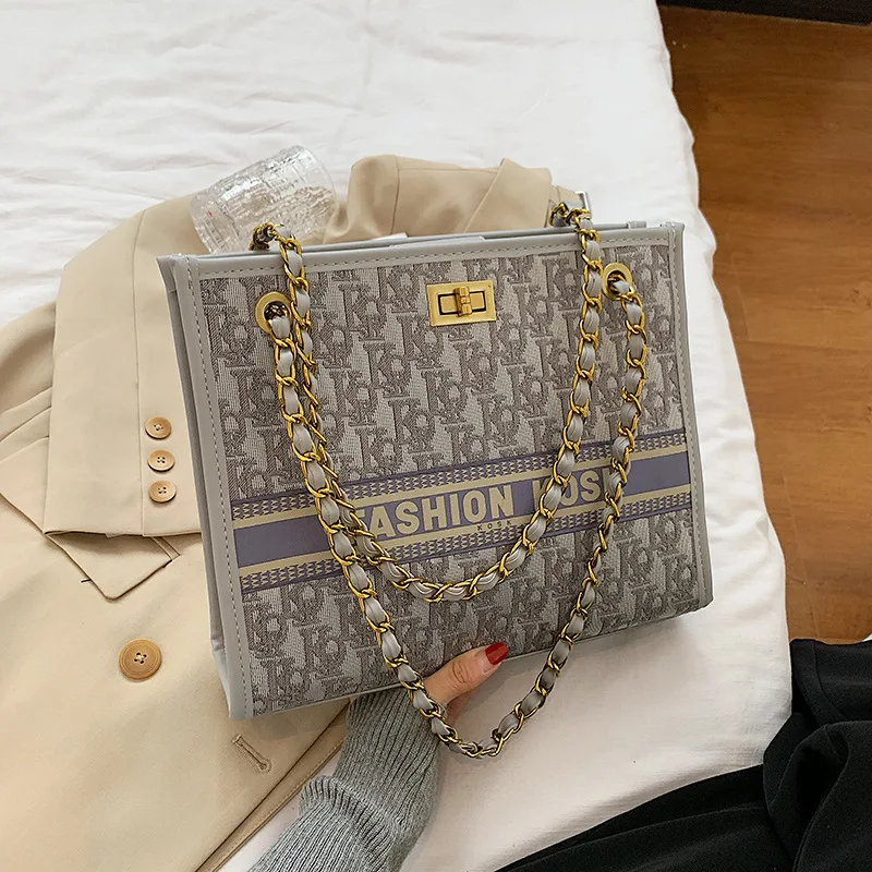 Large capacity ladies tote bag 2021 new ladies shoulder bag letter printing shopping bag luxury designer handbag classic 
Large capacity ladies tote bag 2021 new ladies shoulder bag letter printing shopping bag luxury designer handbag classic