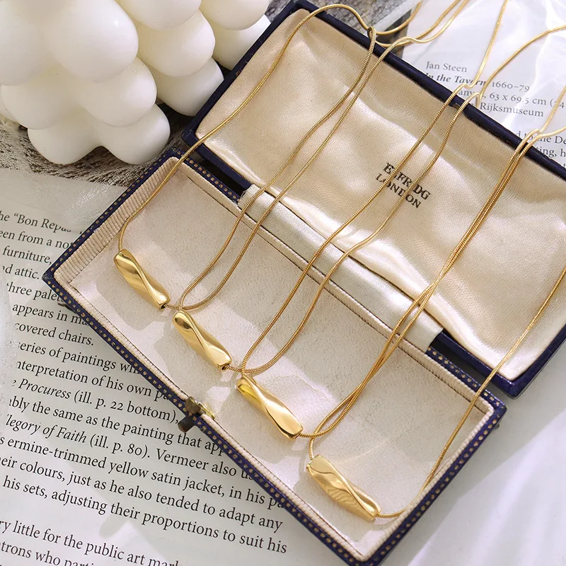 Amaiyllis 18K Gold Light Luxury Fashion Twisted Tube Snake Bone Necklace Pendant Simple trend Mobius Clavicle Chain Necklace
Amaiyllis 18K Gold Light Luxury Fashion Twisted Tube Snake Bone Necklace Pendant Simple trend Mobius Clavicle Chain Necklace