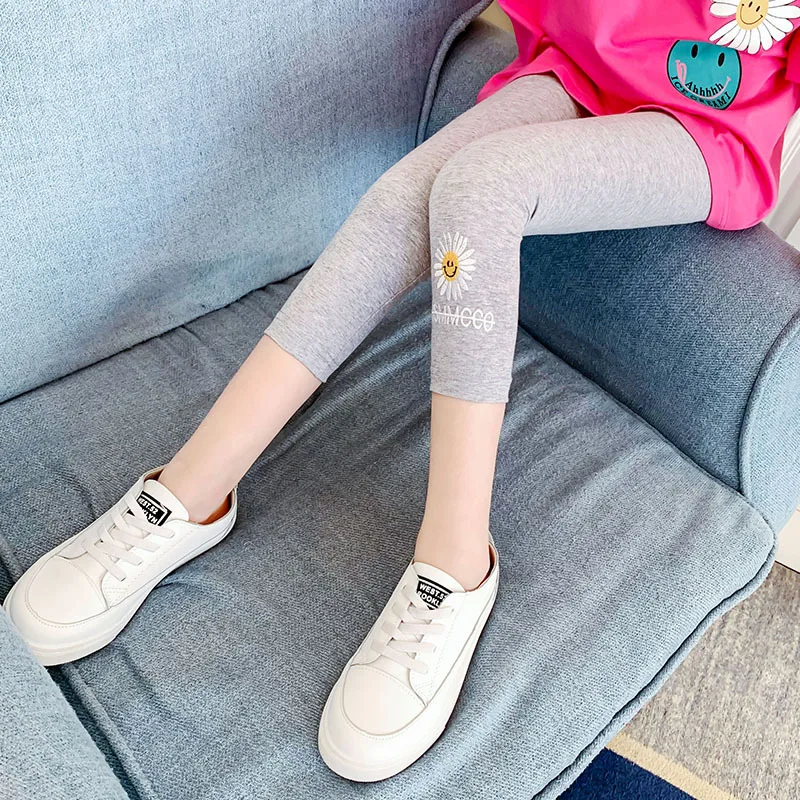 Kids Leggings For Girls Legging Embroidery Flowers Pants Summer Calf Length Trousers Teenage Girls Sportswear 3-14Y
Kids Leggings For Girls Legging Embroidery Flowers Pants Summer Calf Length Trousers Teenage Girls Sportswear 3-14Y