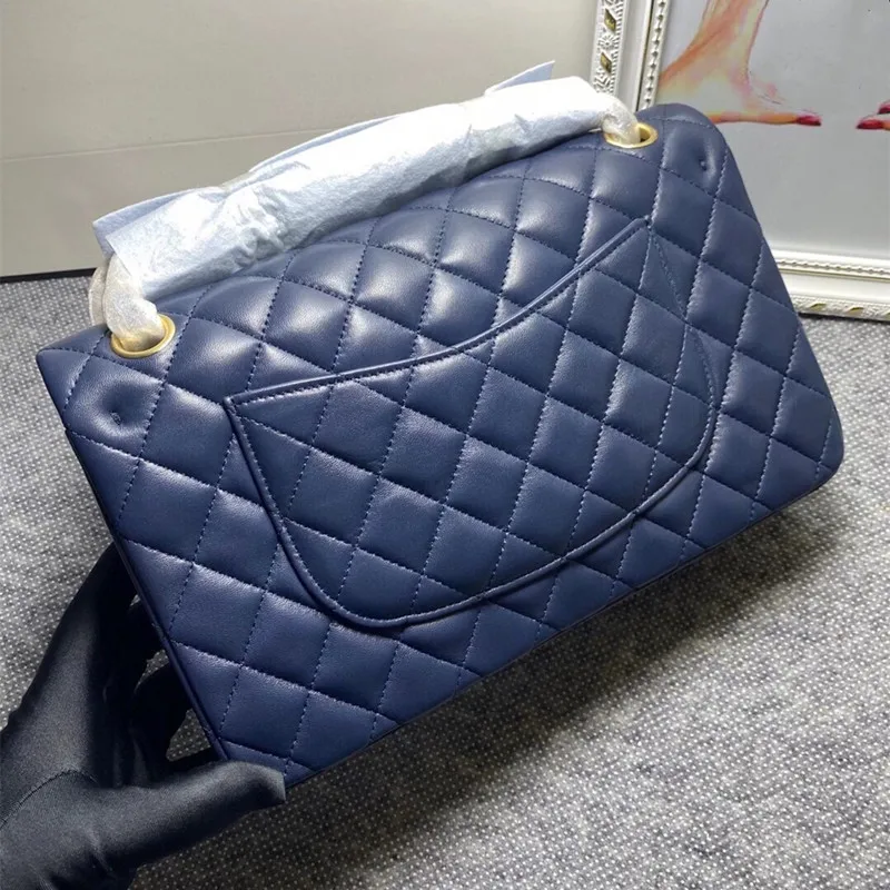 bag female 2021 new style temperament celebrity one shoulder slant across handbag small fragrance fashion versatile Lingge chain
bag female 2021 new style temperament celebrity one shoulder slant across handbag small fragrance fashion versatile Lingge chain
