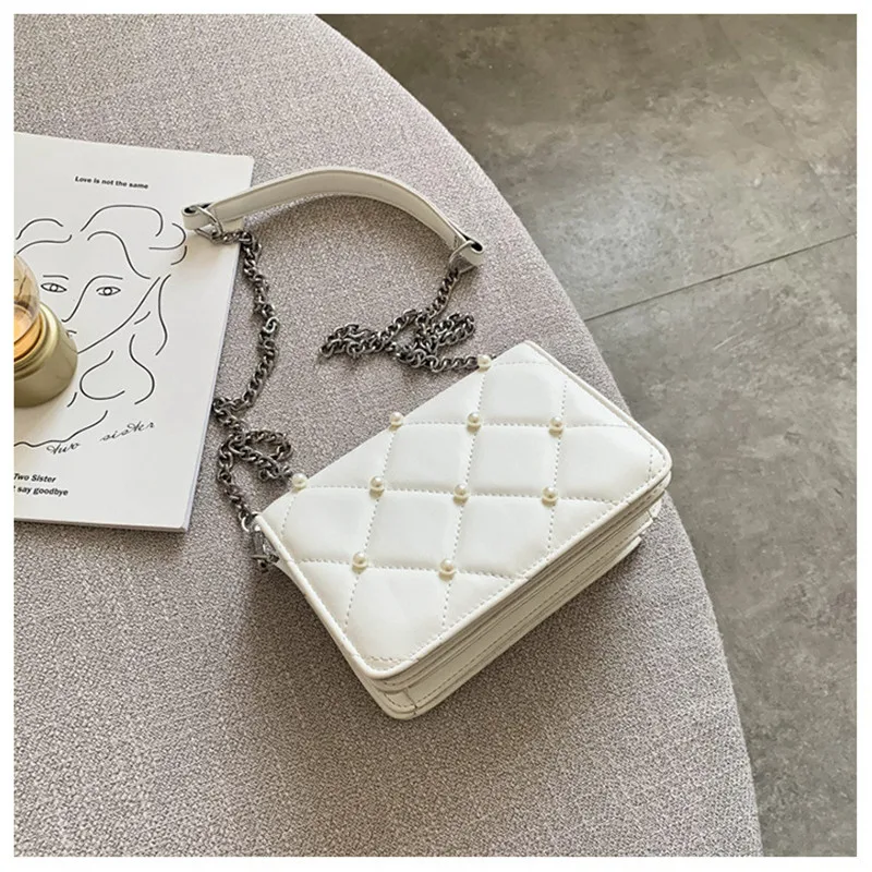2020 High Quality PU Leather Crossbody Bag for Women Pearl Flap Sac A Main Femme Shoulder Bag Bolsos Mujer Handbags Designer Bag
2020 High Quality PU Leather Crossbody Bag for Women Pearl Flap Sac A Main Femme Shoulder Bag Bolsos Mujer Handbags Designer Bag