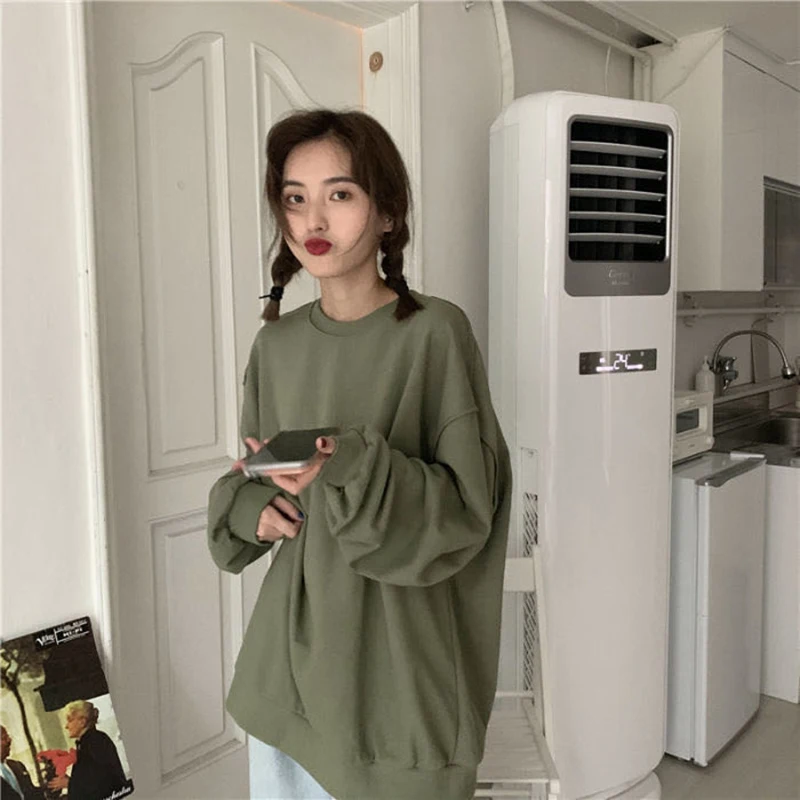 Women's T-shirt autumn solid color long sleeve large Korean ins Harajuku Vintage Top Casual bottoming top girl style sweater
Women's T-shirt autumn solid color long sleeve large Korean ins Harajuku Vintage Top Casual bottoming top girl style sweater