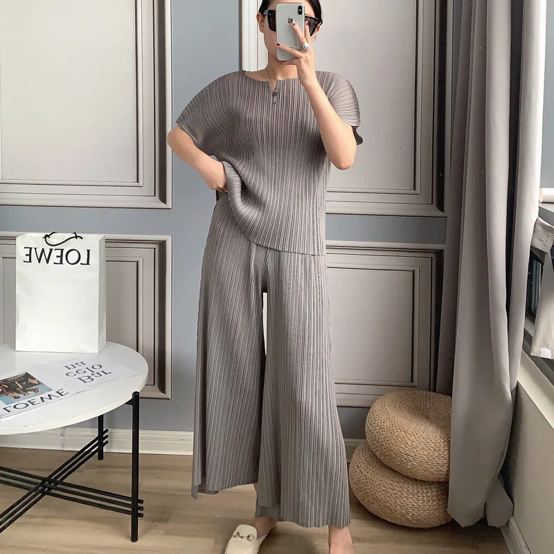 Pant Suits For Women 45-75kg Summer 2021 Elastic Miyake Pleated 2PCS Set Round Neck Short Sleeved Loose T-Shirt + Wide Leg Pants
Pant Suits For Women 45-75kg Summer 2021 Elastic Miyake Pleated 2PCS Set Round Neck Short Sleeved Loose T-Shirt + Wide Leg Pants
