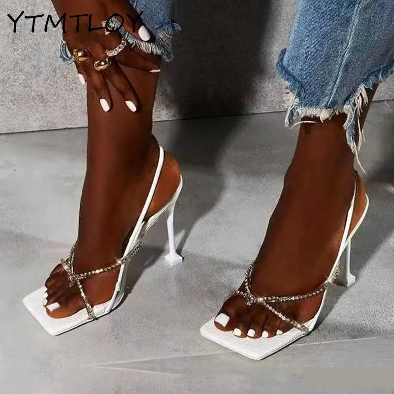 Летние женские элегантные сандалии стразы из ПВХ с кристаллами, обувь для свадебной вечеринки, сексуальные шлепанцы, женские сандалии на вы...
Летние женские элегантные сандалии стразы из ПВХ с кристаллами, обувь для свадебной вечеринки, сексуальные шлепанцы, женские сандалии на вы...