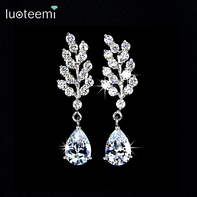 LUOTEEMI Shinny Cubic Zircon Wedding Jewelry for Bridal Long Drop Crystal Fashin Gifts for Christmas boucle oreille femme Trend
LUOTEEMI Shinny Cubic Zircon Wedding Jewelry for Bridal Long Drop Crystal Fashin Gifts for Christmas boucle oreille femme Trend