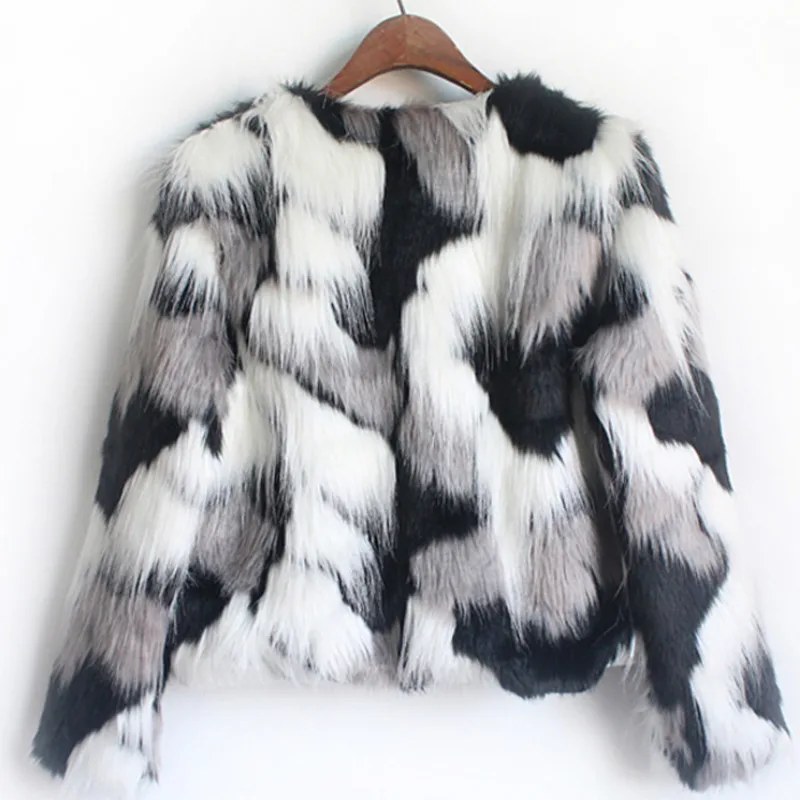 2020 Autumn and winter New faux fur fashion Korean style o-neck short-length loose long sleeve color mixing coat V013
2020 Autumn and winter New faux fur fashion Korean style o-neck short-length loose long sleeve color mixing coat V013