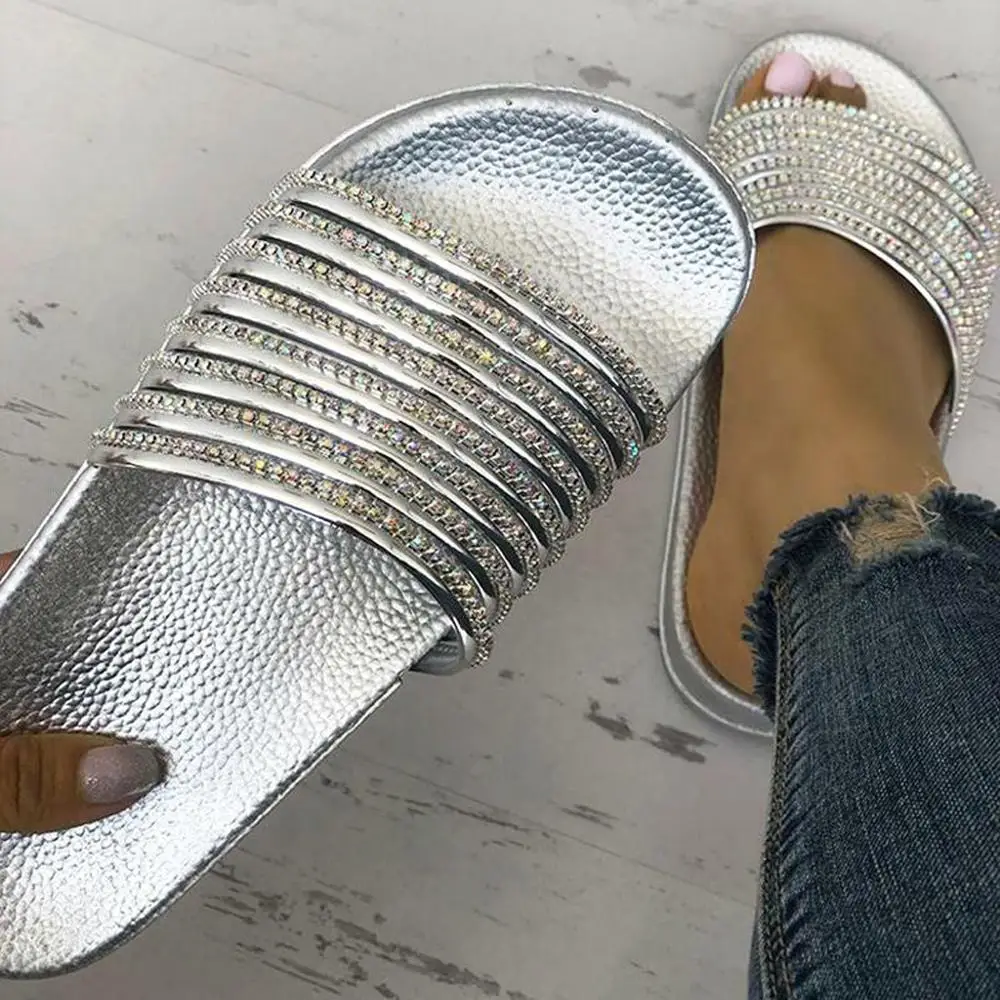 Bling Crystal Women Flat Slippers Soft Bottom PVC Slipper New Outdoor Women's flip-flops Ladies Beach Slippers House Sandals
Bling Crystal Women Flat Slippers Soft Bottom PVC Slipper New Outdoor Women's flip-flops Ladies Beach Slippers House Sandals