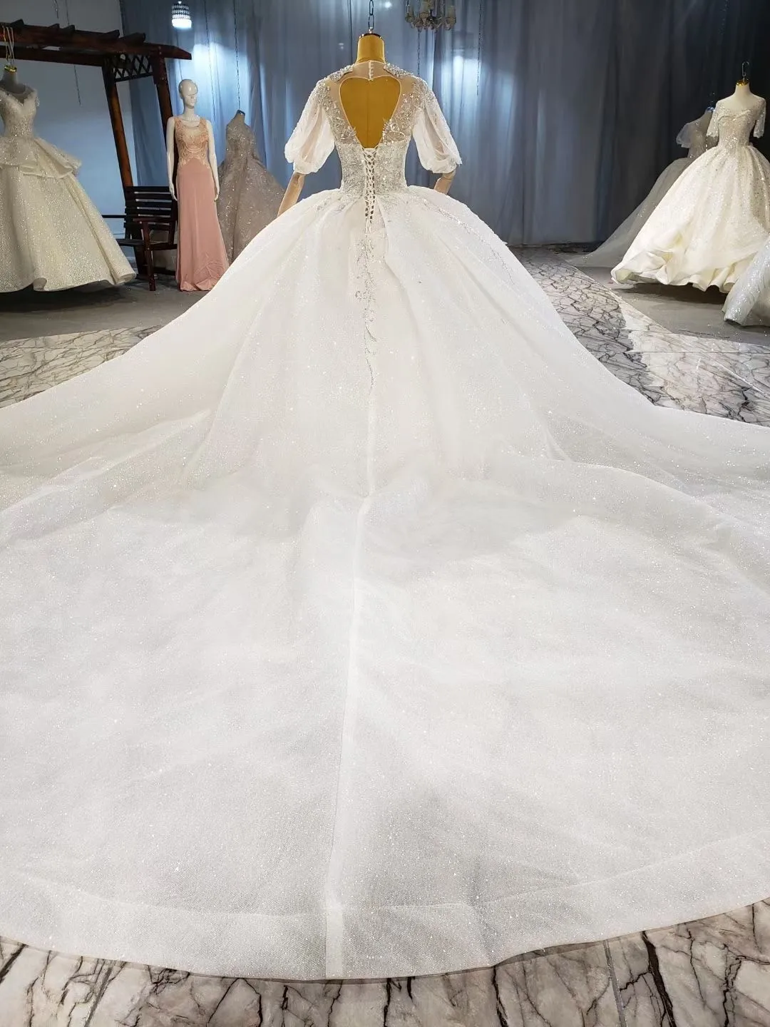 Robe De Mariee Plus Size Ball Gown Luxury Wedding Dresses 2021 Sweetheart Long Sleeves Sexy Lace Appliques Wedding Gowns
Robe De Mariee Plus Size Ball Gown Luxury Wedding Dresses 2021 Sweetheart Long Sleeves Sexy Lace Appliques Wedding Gowns