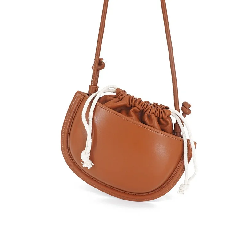 2021 New Fashion All-match High Quality Retro Drawstring Simple Saddle Shell Bag Shoulder Satchels Portable Female Bag Sac Luxe
2021 New Fashion All-match High Quality Retro Drawstring Simple Saddle Shell Bag Shoulder Satchels Portable Female Bag Sac Luxe
