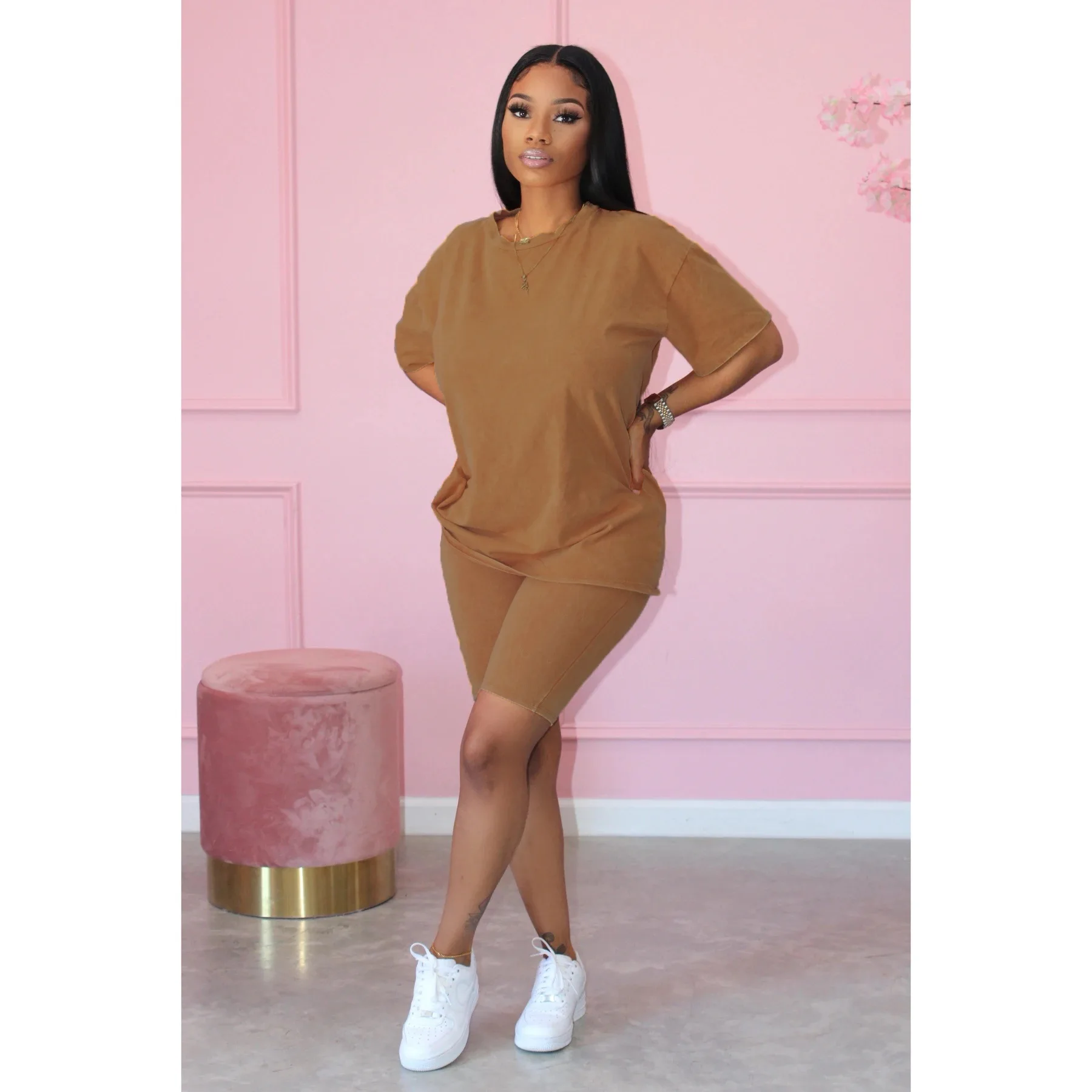 2021 Summer New Women's Cotton Solid Color Casual Loose Large Size T-Shirt Shorts Two-Piece Suit
2021 Summer New Women's Cotton Solid Color Casual Loose Large Size T-Shirt Shorts Two-Piece Suit