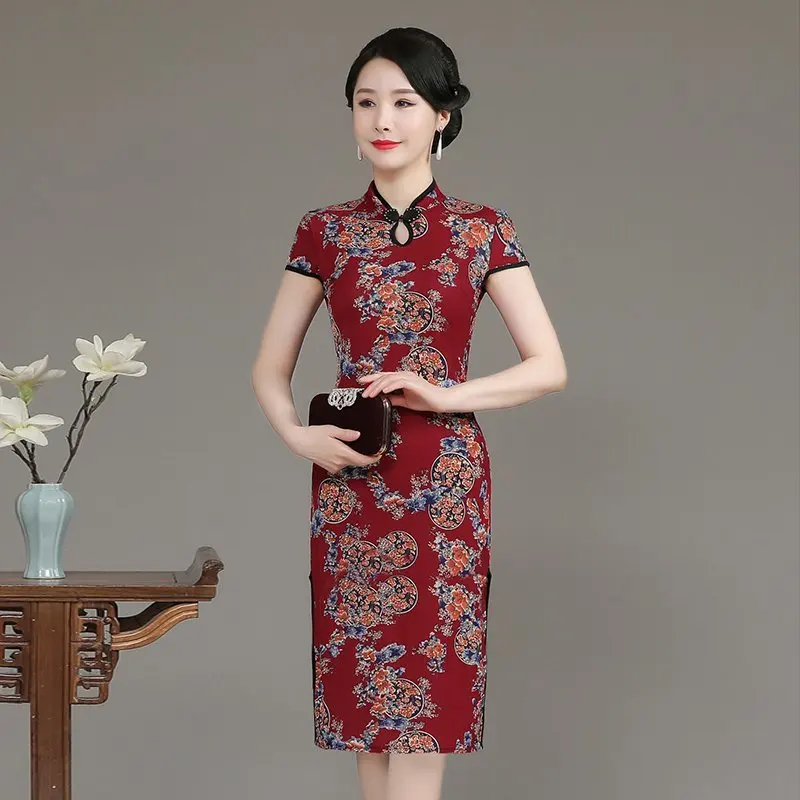 Woman Chinese Cheongsam Vintage Qipao Dress Retro Short Sleeve Oriental Traditional Lady Elegant Wedding Party Dresses XL-5XL
Woman Chinese Cheongsam Vintage Qipao Dress Retro Short Sleeve Oriental Traditional Lady Elegant Wedding Party Dresses XL-5XL