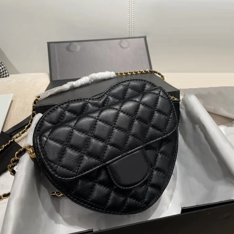 2021 autumn and winter new casual fashion all-match chain shoulder strap calfskin love bag shoulder bag messenger bag lipstick s
2021 autumn and winter new casual fashion all-match chain shoulder strap calfskin love bag shoulder bag messenger bag lipstick s