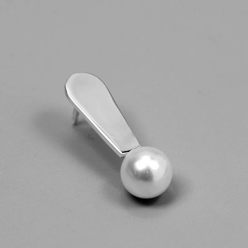 925 Sterling Silver Brooch and exclamation point design, Pearl Brooch 
925 Sterling Silver Brooch and exclamation point design, Pearl Brooch