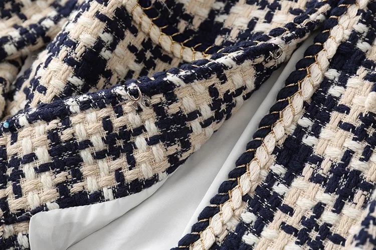 European and American women's wear 2020 winter new style Long - sleeved round neck plaid Fashionable tweed Short coat
European and American women's wear 2020 winter new style Long - sleeved round neck plaid Fashionable tweed Short coat