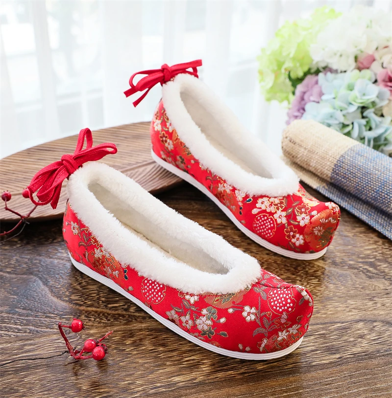 

Традиционные китайские туфли Hanfu, женские туфли на плоской подошве в старинном стиле, зимние теплые туфли на шнуровке, на скрытом каблуке, красные, восточные, Лолита, для девушек, с цветочным узором