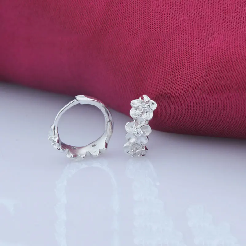 FNJ 925 Silver Hoop Earrings for Women Jewelry New Simple 100% Pure S925 Silver Sterling Earring Plum blossom White Zircon
FNJ 925 Silver Hoop Earrings for Women Jewelry New Simple 100% Pure S925 Silver Sterling Earring Plum blossom White Zircon