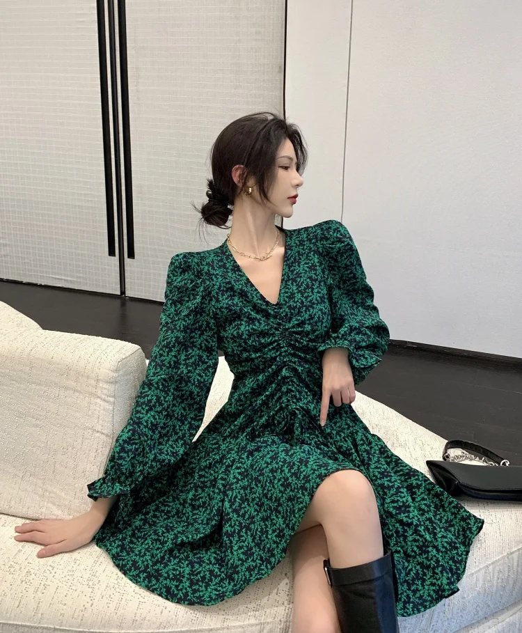 Style French Retro Floral Skirt Women's Autumn French Style Waist-controlled Slimming Small Long Sleeve
Style French Retro Floral Skirt Women's Autumn French Style Waist-controlled Slimming Small Long Sleeve