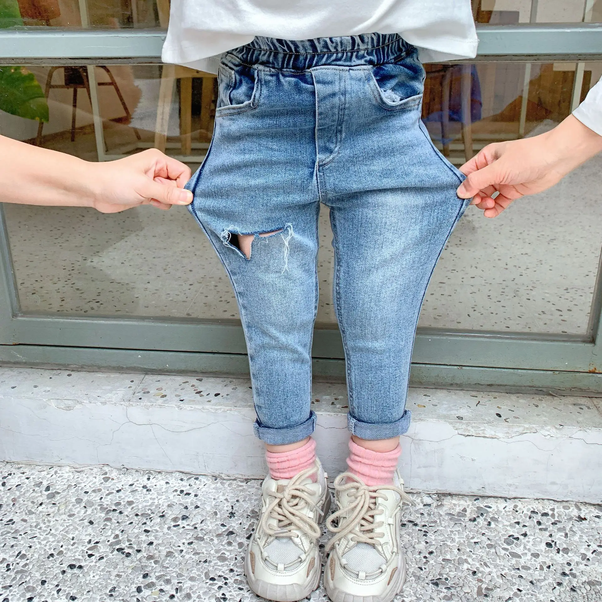 Autumn New Arrival Toddler Girl Jeans Casual Ripped Denim Pants for Girl 2 3 4 5 6 Years Kids Pants Elastic Waist Child Jeans 
Autumn New Arrival Toddler Girl Jeans Casual Ripped Denim Pants for Girl 2 3 4 5 6 Years Kids Pants Elastic Waist Child Jeans